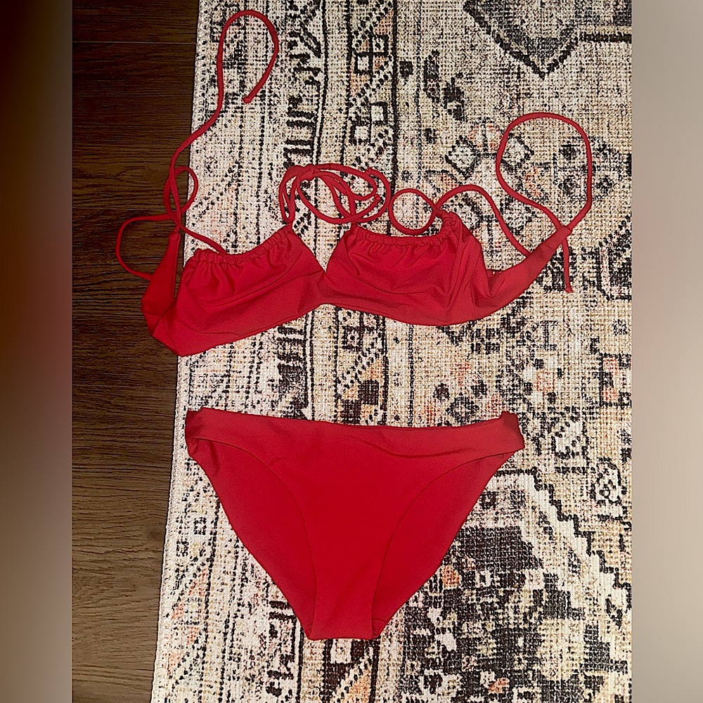 Skatie red bikini